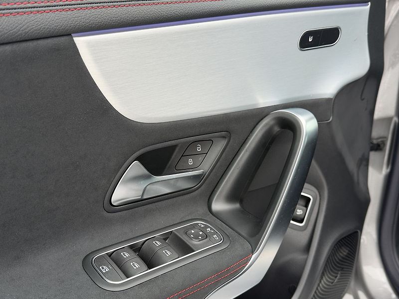 Mercedes-Benz CLA 200 d Shoot.Brake AMG Styl - fotka 24 z 31