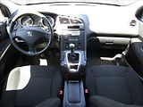 Peugeot 5008 1.6 THP aut. Klima, 7 míst - náhled 7