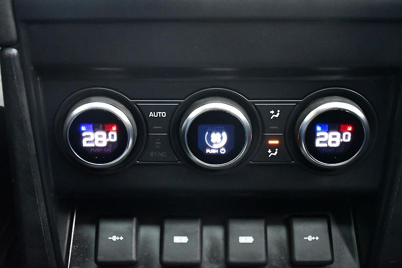 Land Rover Defender 110S D240 AWD MERIDIAN ČR - fotka 23 z 45