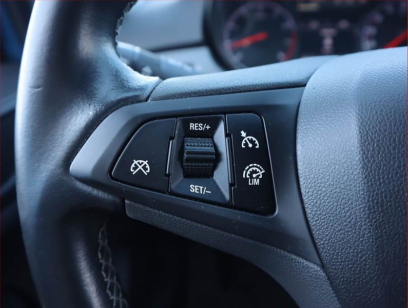 Opel Corsa (2017) 1.4, Automat, Serv.kniha - fotka 16 z 17