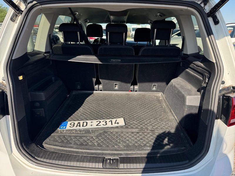 Volkswagen Touran (2022) HIGHLINE 2.0TDI 90kW CZ DPH - fotka 6 z 11