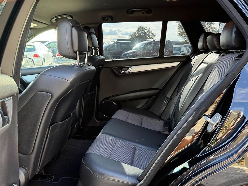 Mercedes-Benz Třídy C (2010) AMG 2,2 CDI 125 KW Automat - fotka 13 z 31