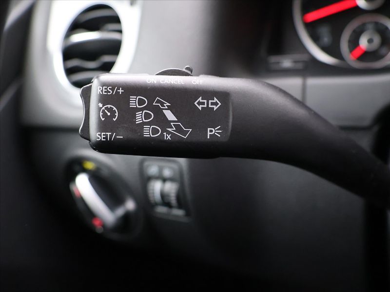 Volkswagen Tiguan 2,0 TSI DSG 4Motion Panorama - fotka 17 z 31