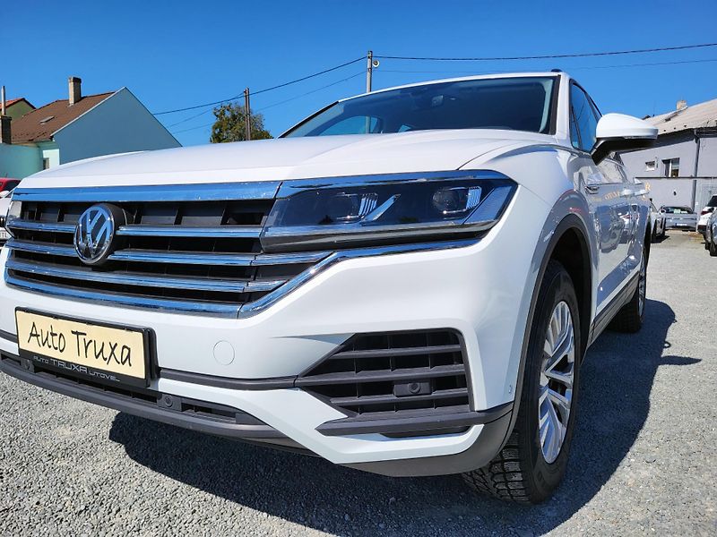 Volkswagen Touareg 3.0 V6 TDi DSG 4MOTION - fotka 33 z 46