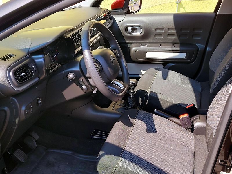 Citroën C3 1,2 110k Feel *SERV.KNIHA*   - fotka 27 z 44