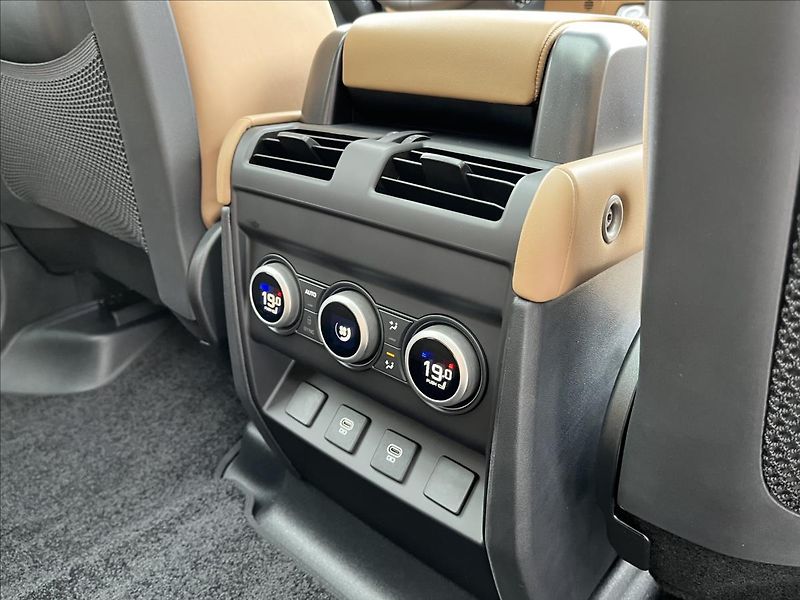 Land Rover Defender (2026) 110 D350 X-DYNAMIC HSE - fotka 31 z 35
