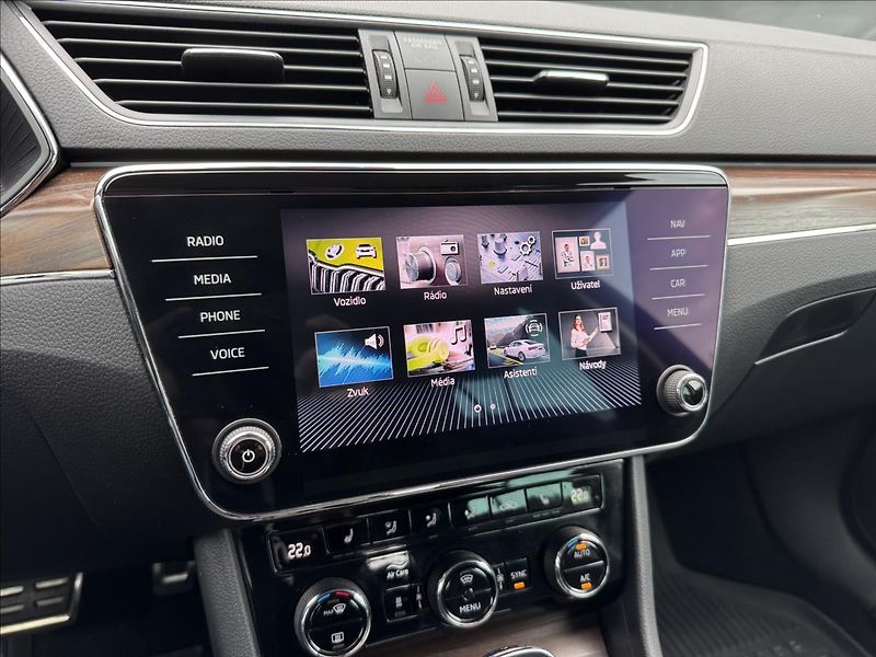 Škoda Superb 2,0 TDI 140kW Scout 4x4 DSG ČR - fotka 19 z 31