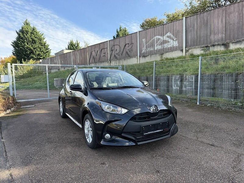 Toyota Yaris 1.5 HEV 116  LIMITED výbava Co - fotografie inzerátu