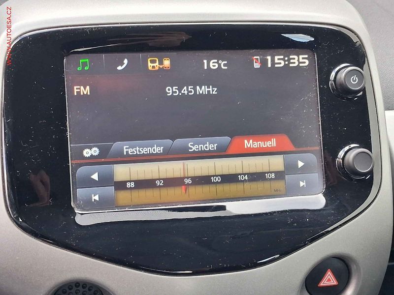 Toyota Aygo (2015) 1.0i, AC, tempo - fotka 14 z 16