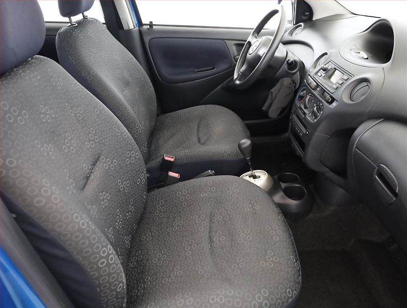 Toyota Yaris (2003) 1.0 VVT-i, Automat, nová STK - fotka 7 z 15