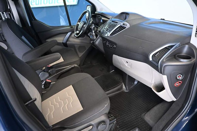 Ford Tourneo Custom (2014) 2.2 L1H1 8 Míst klima kamera 1 - fotka 11 z 30