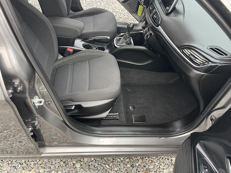 Fiat Tipo 1.4Ti-JET 120PS LPG LOUNGE TOP - fotka 149 z 187