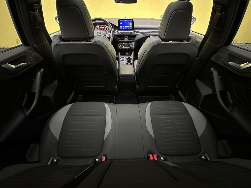 Ford Focus (2021) ST*Automat*206kW*1.Maj.B&O - fotka 31 z 42