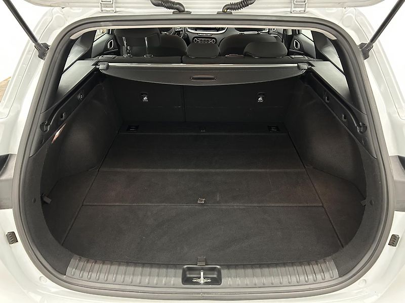 Kia Ceed 1.5 T-GDi SW Spin - fotka 22 z 22