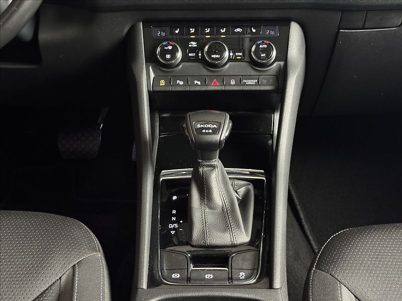 Škoda Kodiaq 2,0 TDi  DSG 4x4 Tour Virtual - fotka 18 z 46