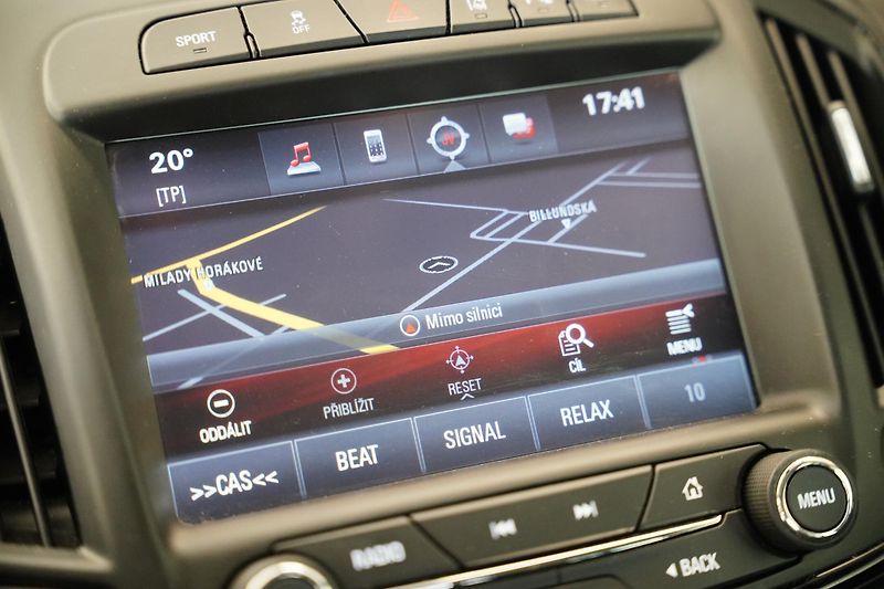 Opel Insignia - fotka 22 z 29