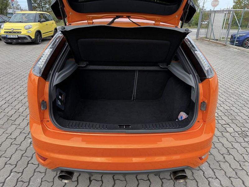 Ford Focus ST 2.5i 166 kW - fotka 12 z 24