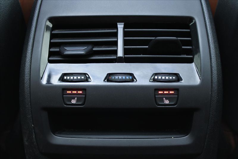 BMW X5 xDrive 30d FACELIFT M PAKET ČR - fotka 33 z 34