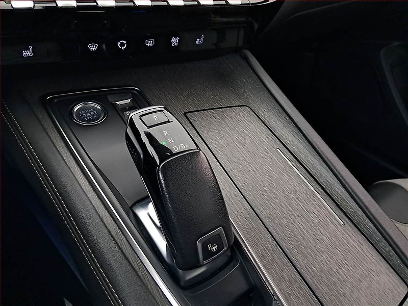 Peugeot 508 (2022) Hybrid 225 - fotka 17 z 20