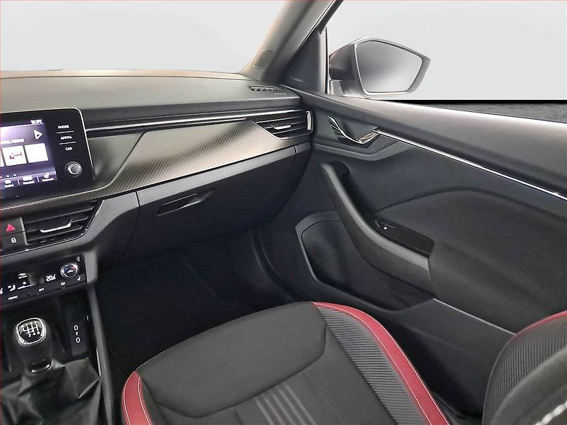 Škoda Kamiq (2023) Monte Carlo 1.0 TSI - fotka 8 z 22