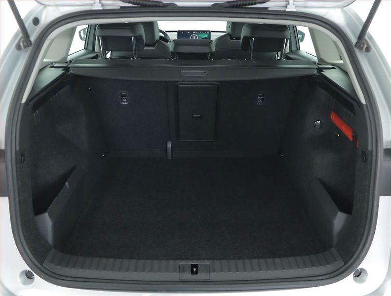 Škoda Enyaq (2021) Suite 60 (62 kWh), SoH 92% - fotka 14 z 23
