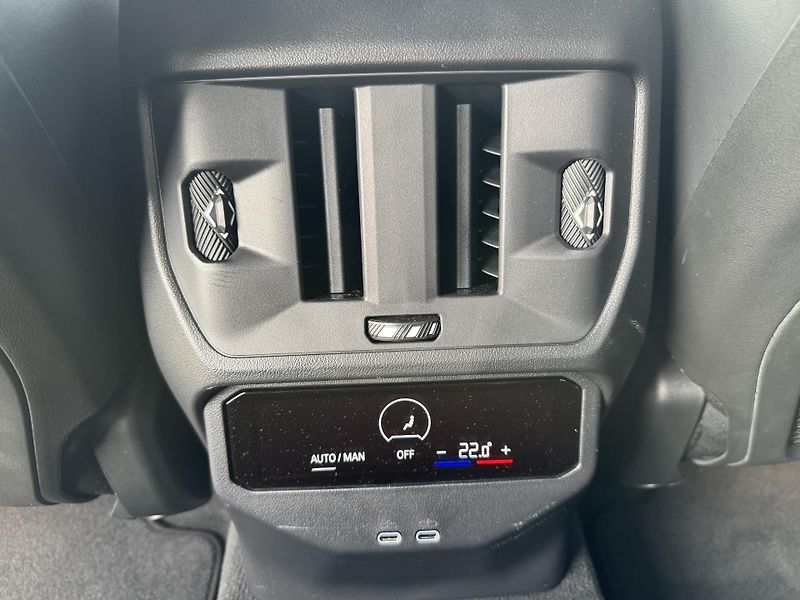 BMW X3 (2025) 20d Xdrive, M-paket, Záruka - fotka 26 z 33