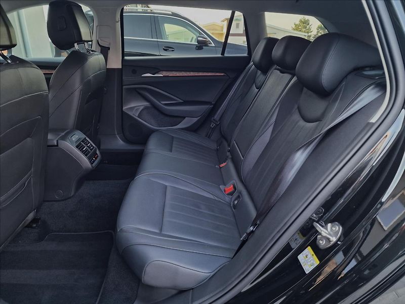 Škoda Superb 1.5 TSI DSG 110kW L&K Combi - fotka 17 z 50
