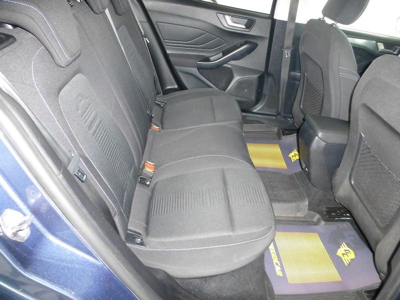 Ford Focus (2020) 2,0TDCI**VYHŘ VOLANT+SED**NAVI - fotka 23 z 27