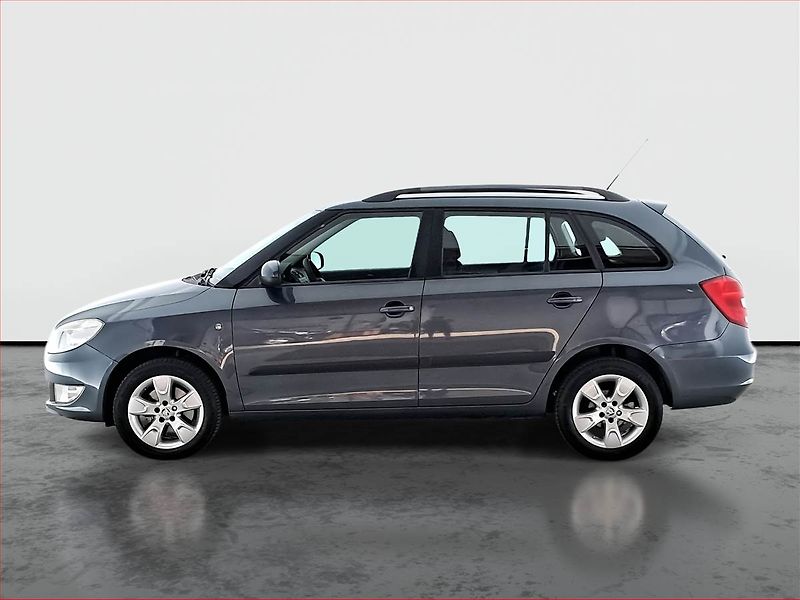 Škoda Fabia (2011) 1.2 TSI, Automat, Tempomat - fotka 3 z 14