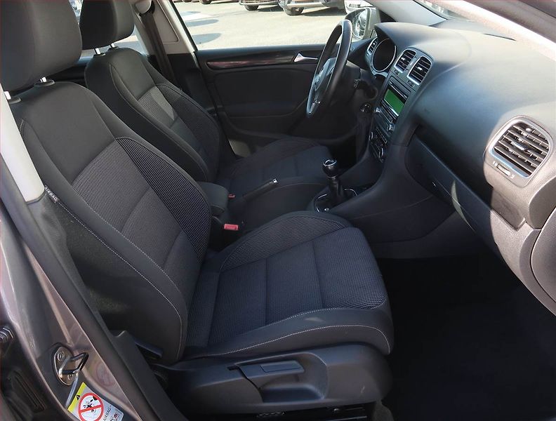 Volkswagen Golf (2012) Comfortline 1.6 TDI, Tempomat - fotka 9 z 17