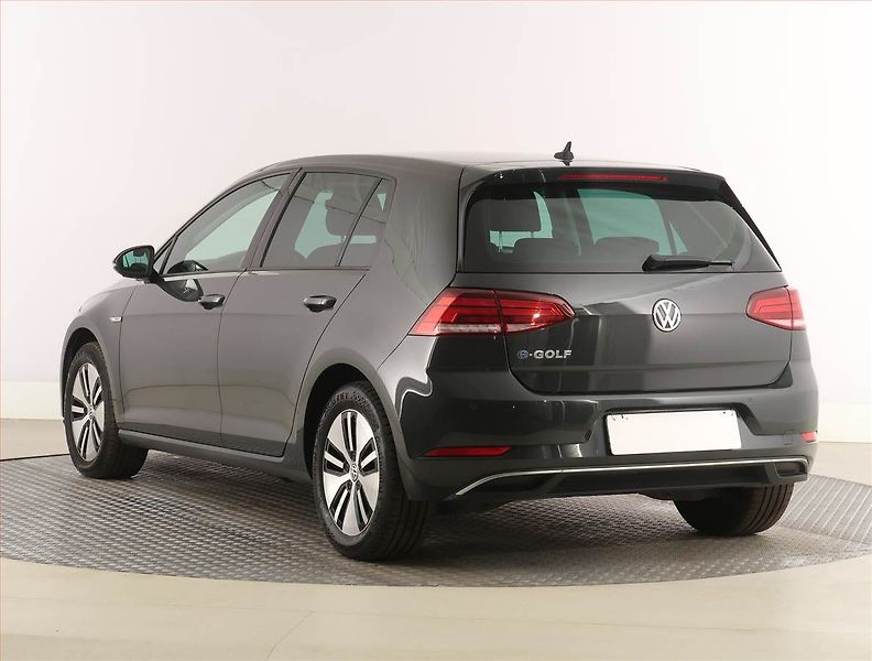 Volkswagen Golf (2020) 32 kWh - 37 Ah, SoH 90% - fotka 4 z 26