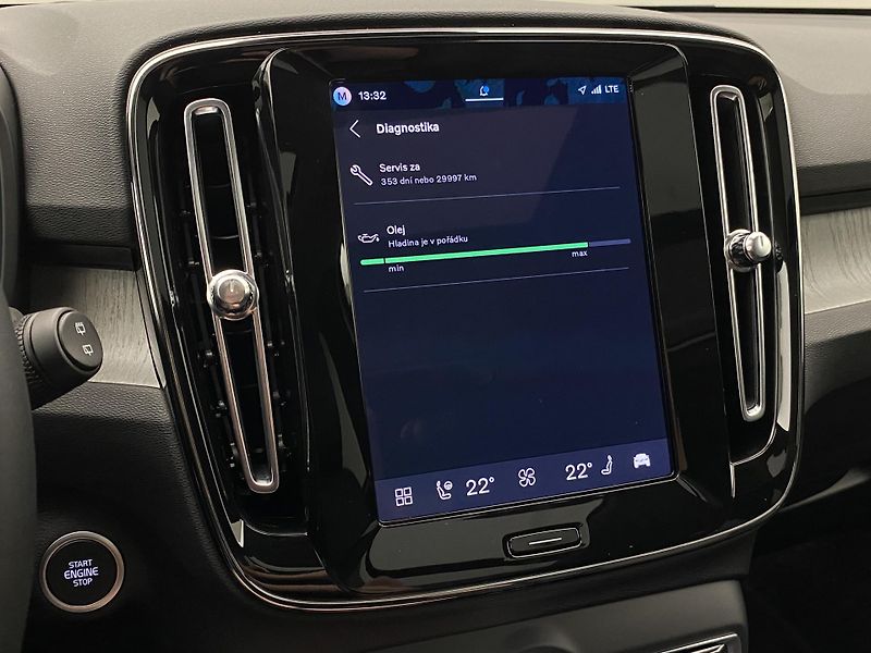 Volvo XC40 (2026) B3 AUT DARK ULTRA - fotka 63 z 66