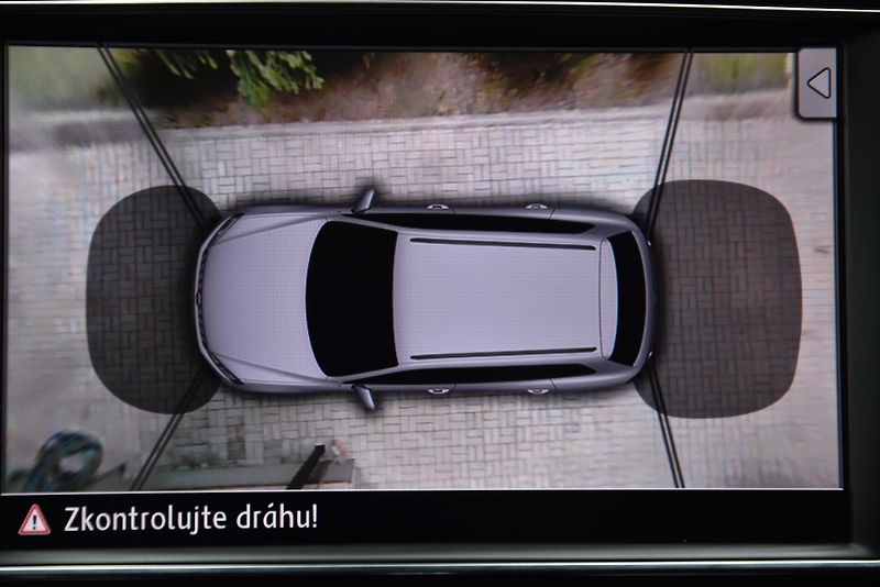 Volkswagen Touareg 3.0 TDi V6 DSG 4M,R-LINE,FACE - fotka 28 z 50