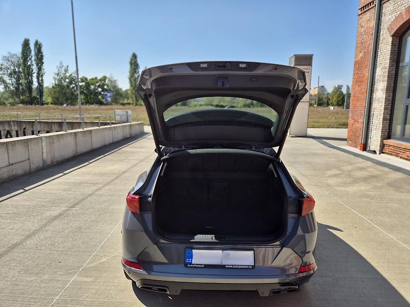 Cupra Formentor (2023) 1,5 TSI 150k DSG  - fotka 9 z 32