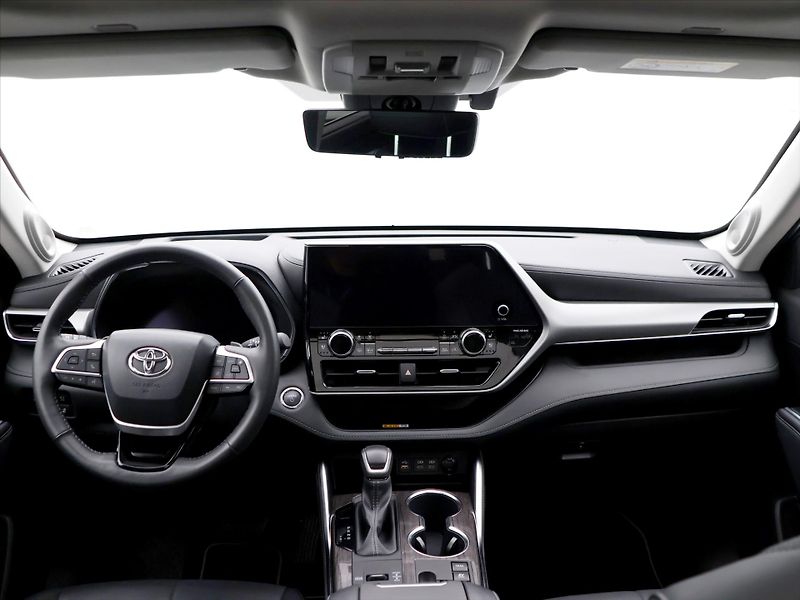 Toyota Highlander 2,5 Hybrid 140kW Executive CZ - fotka 27 z 34