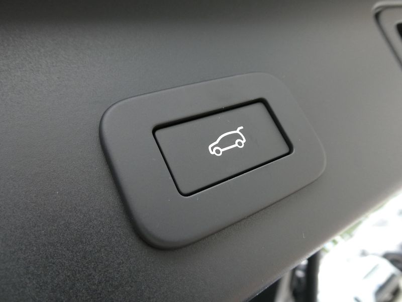 Land Rover Range Rover Evoque 1,5 Dynamic SE P270e - fotka 34 z 37