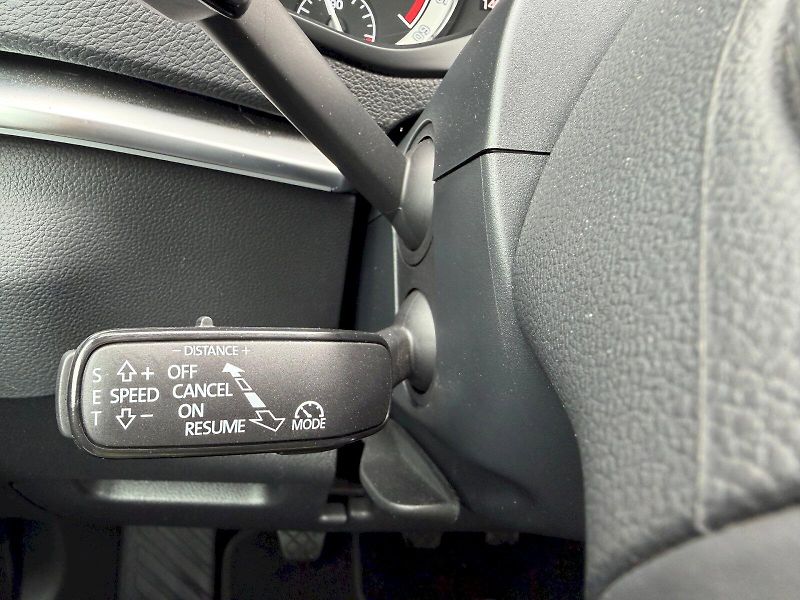Škoda Karoq (2019) 2.0 TDI 110kW 4x4 Style ACC Si - fotka 14 z 35