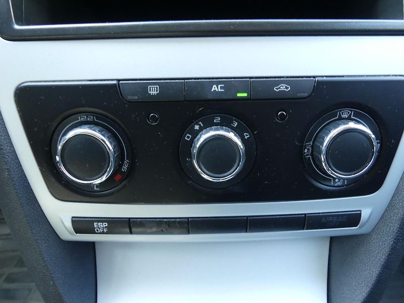 Škoda Octavia (2009) 1,6 MPi - fotka 15 z 16