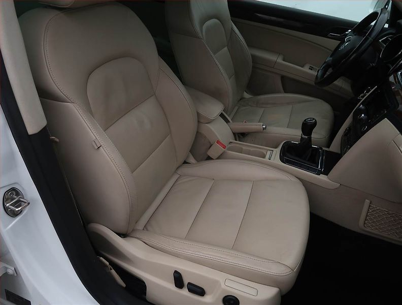 Škoda Superb (2013) Elegance 2.0 TDI, Navi - fotka 9 z 25