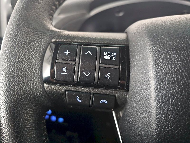 Toyota Hilux (2025) 2.8 D-4D 204k 6AT INVINCIBLE H - fotka 10 z 29