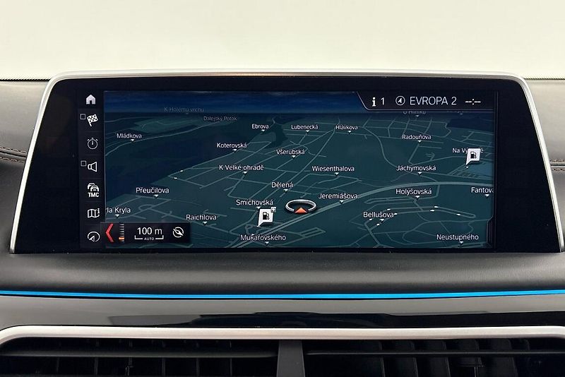 BMW Řada 7 750xiL - fotka 19 z 27