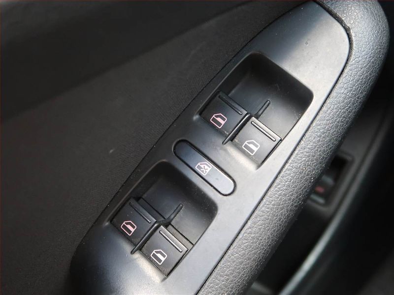Volkswagen Jetta (2012) 1.2 TSI, Serv.kniha, Tempomat - fotka 16 z 16
