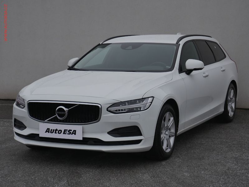 Volvo V90 (2018) 2.0D, LED, TZ, park.asist - fotka 3 z 27