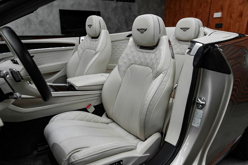 Bentley Continental GTC V8, MULLINER, NAIM, NOČNÉ VIDE - fotka 8 z 24