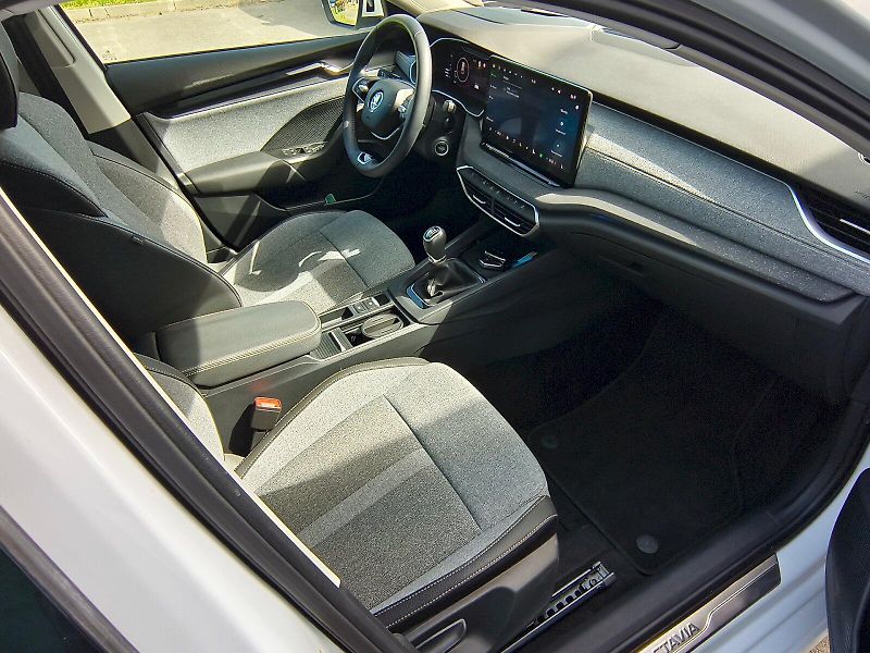 Škoda Octavia (2024) OCT.COMBI TOP SELECTION 1,5 TS - fotka 26 z 28