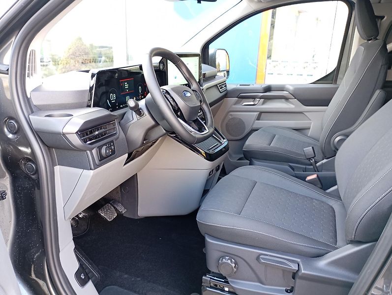 Ford Tourneo Custom (2025) 2.0 170k L2 Titanium Winter - fotka 35 z 47
