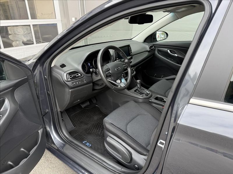 Hyundai i30 1,0 T-GDI DCT  WG Family Smart - fotka 8 z 25