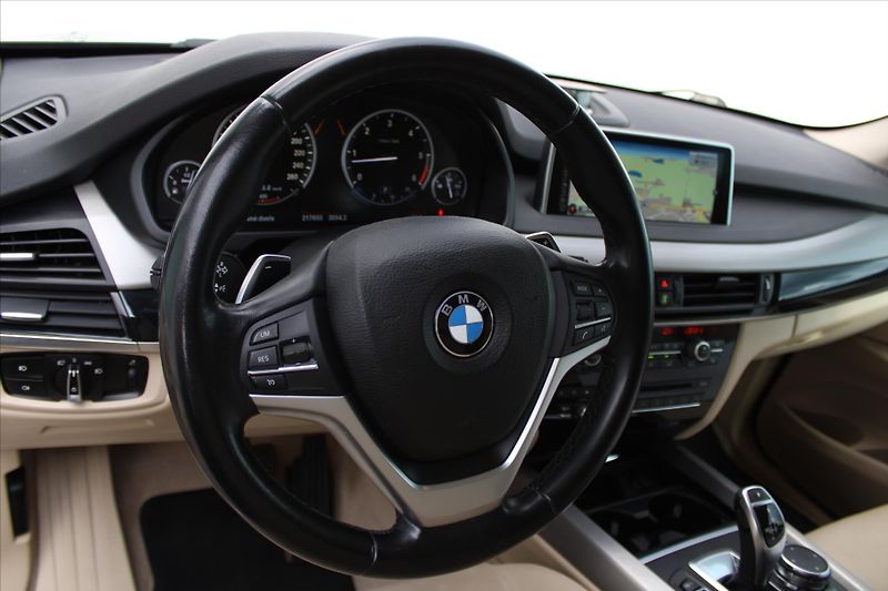 BMW X5 xDrive 30d Bang&Olufsen - fotka 16 z 30