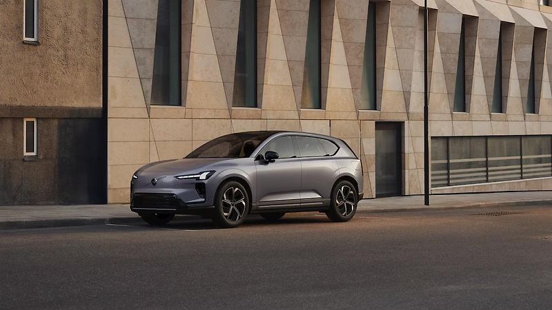 Volvo EX60 (2026) PURE ELECTRIC PLUS - fotografie inzerátu