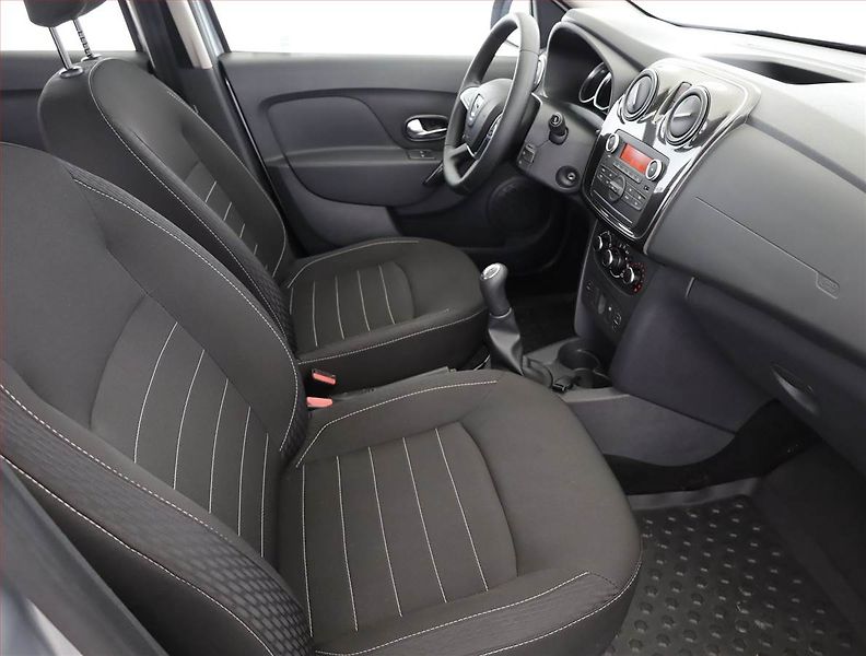 Dacia Sandero (2020) 1.0 TCe, Park. senzory - fotka 7 z 15